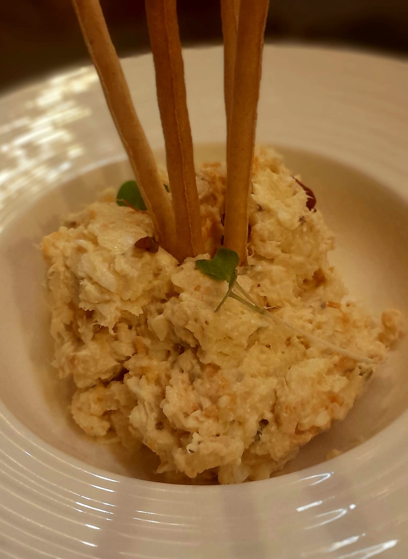 ENSALADILLA RUSA CON SUS GRISSINIS en Matalafer