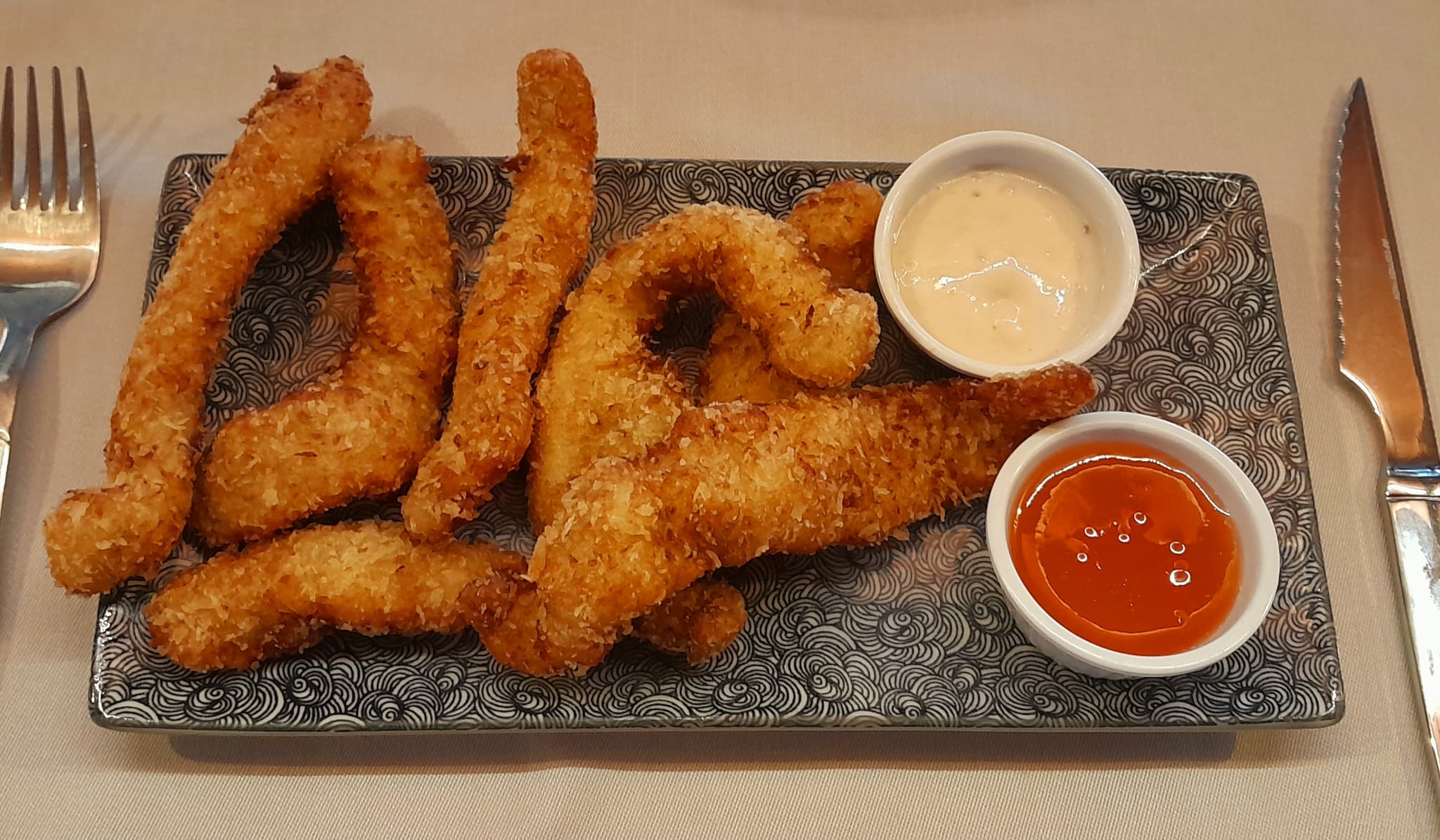 LAGRIMAS DE POLLO EN TÉMPURA DE PANKO en Matalafer