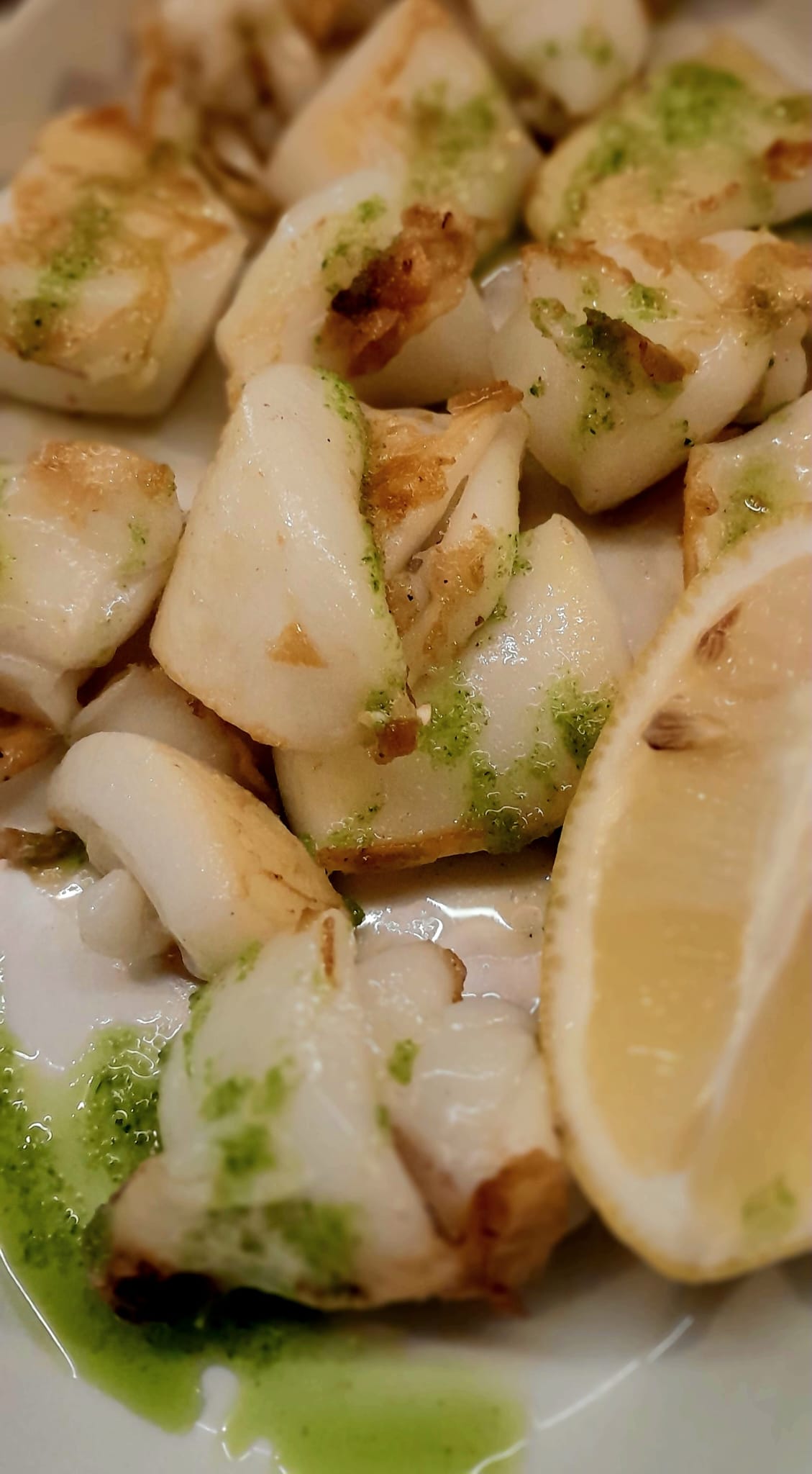SEPIA A LA PLANCHA EN SALSA VERDE en Matalafer
