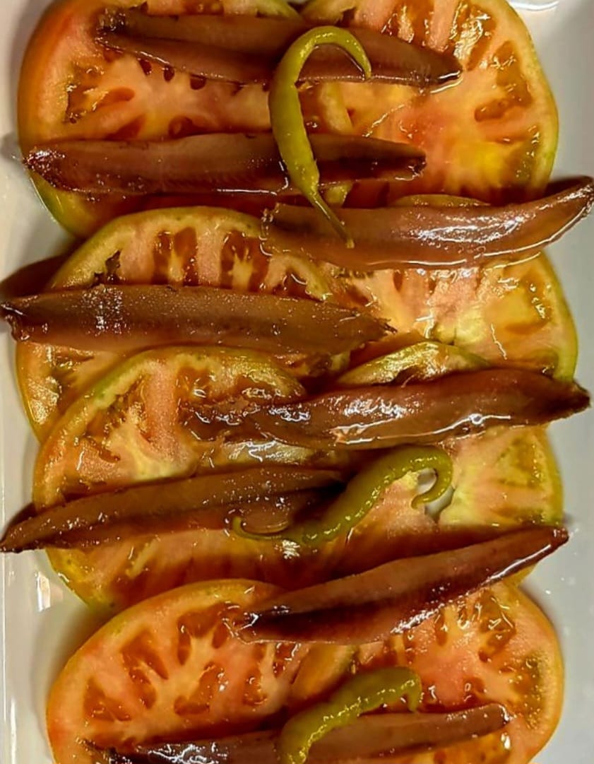 ANCHOAS DEL CANTÁBRICO CON TOMATE NATURAL en Matalafer